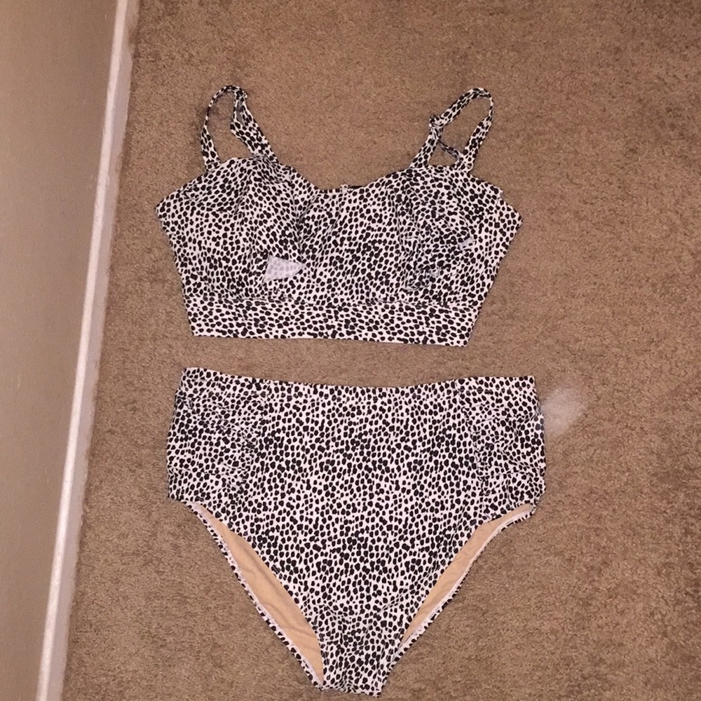 Old navy plus size swim suit